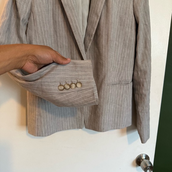 Ann Taylor gray pinstripe linen blend blazer size 10 - Picture 3 of 6